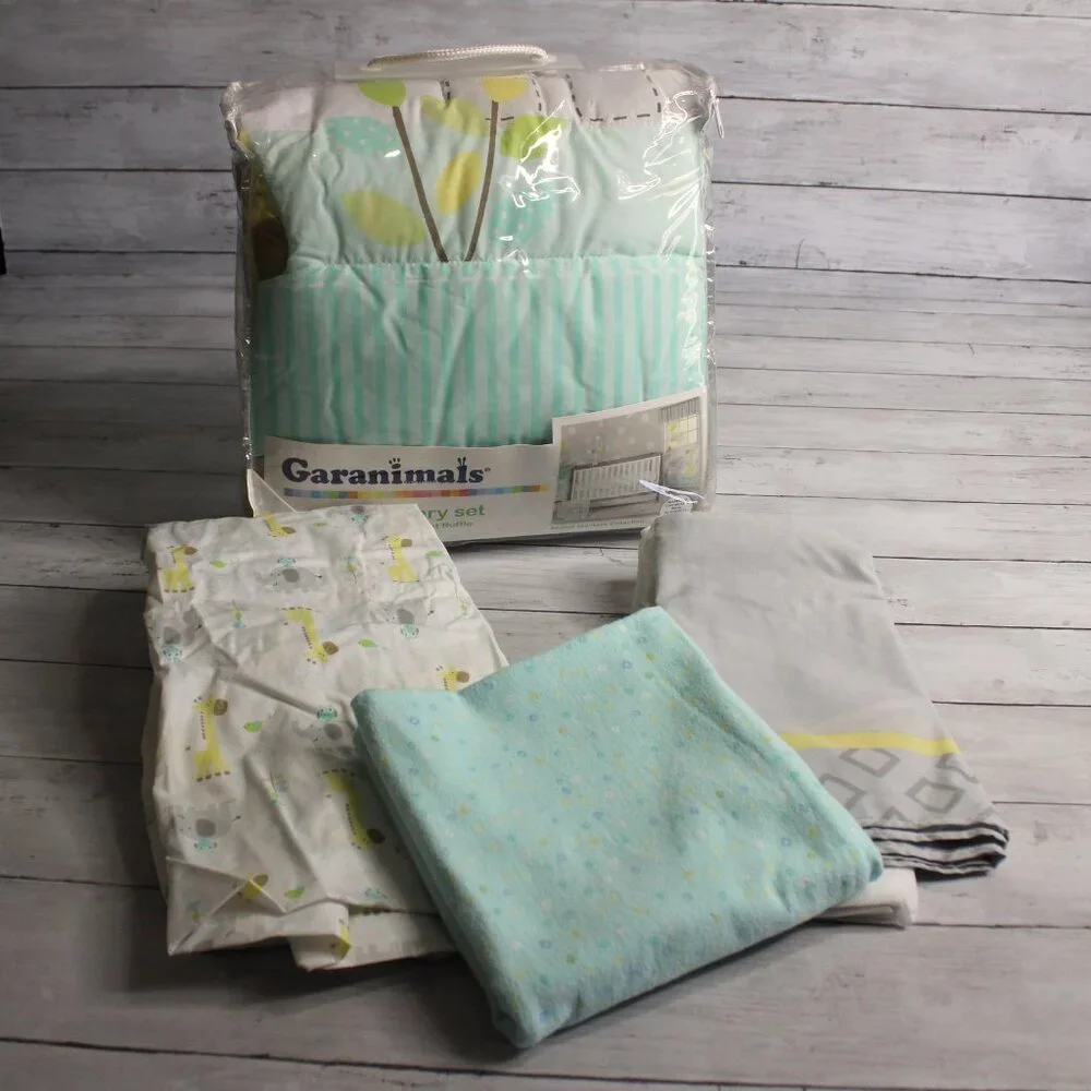 Garanimals Nursery Set Crib Comforter Sheet Giraffe Elephant Unisex Baby